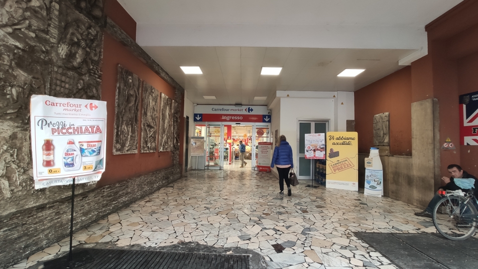SPAZIO ESPOSITIVO 1 